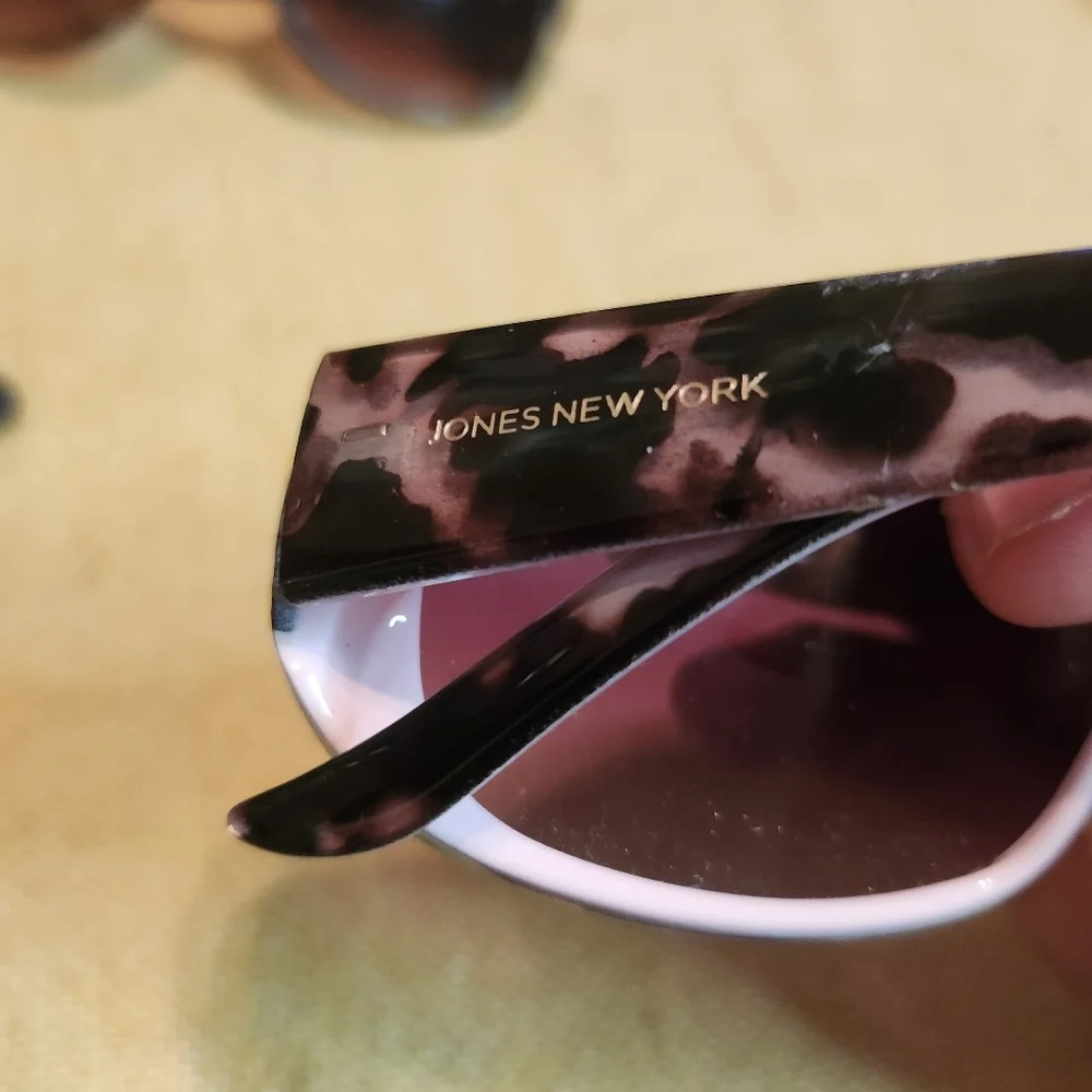 Sunglasses lot 5 pairs